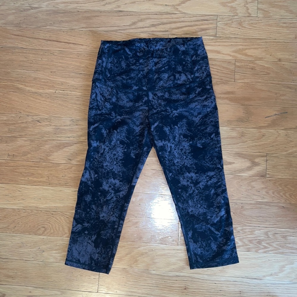 EUC Cropped Leggings